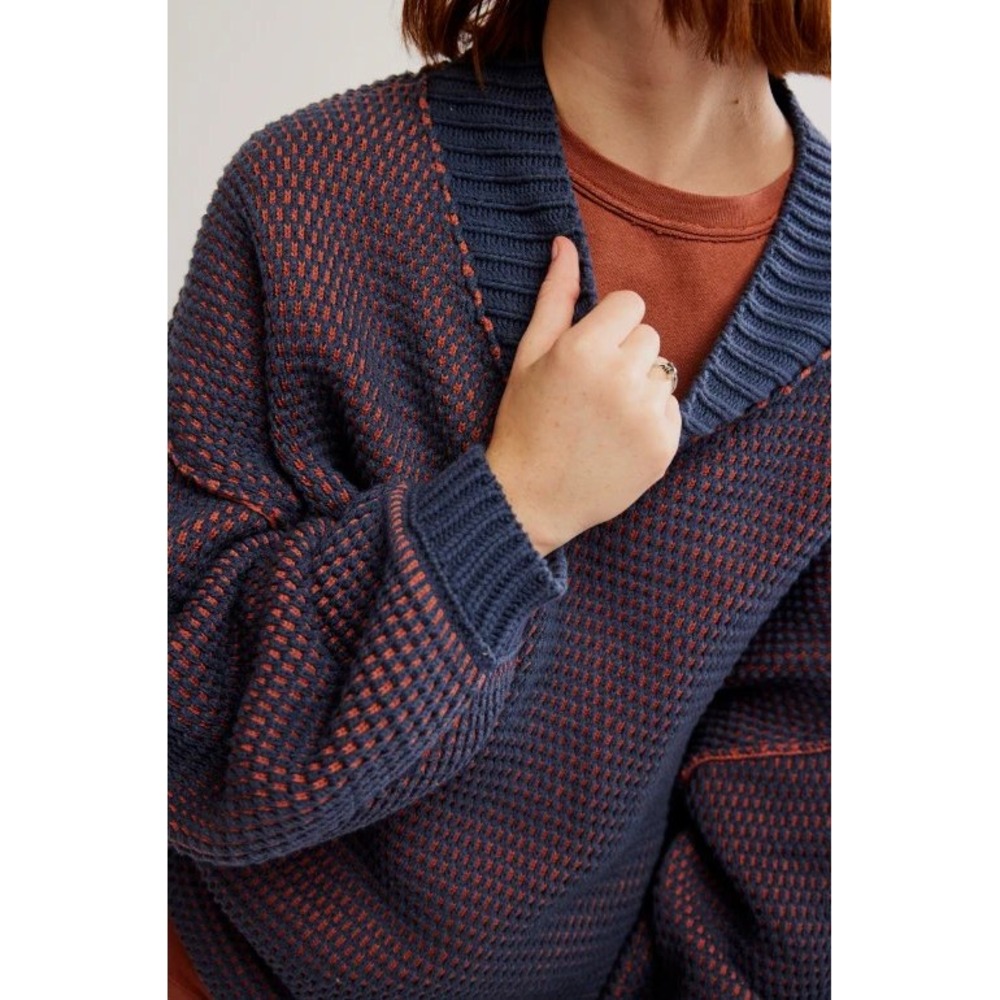Free People Blue Orange Waffle Knit Oversized V-Neck Sweater Womens Medium - Picture 2 of 7